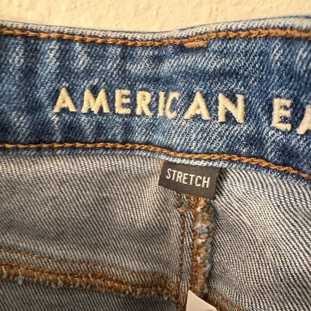 American Eagle Denim Mom Short New With Tags size 6 - Picture 3 of 8